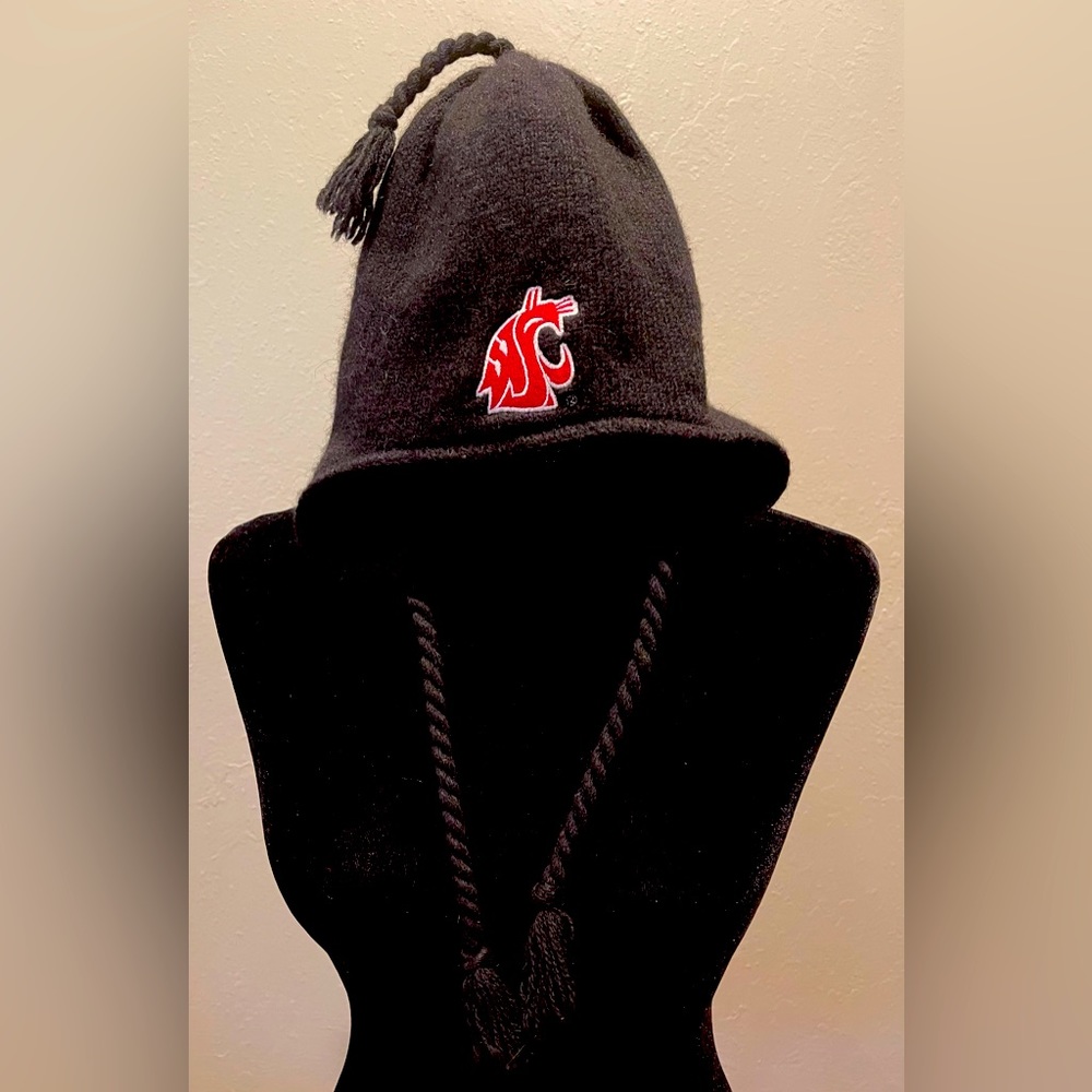 WSU black stocking hat, black with embroidered WSU Signia